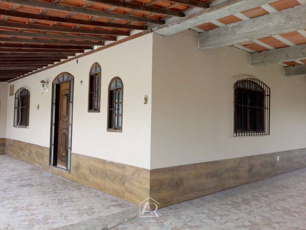 Casa à venda com 3 quartos, 240m² - ,
