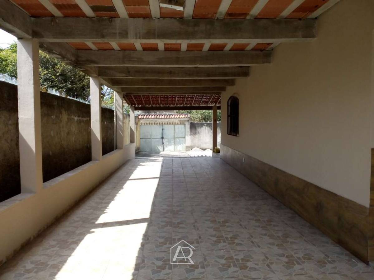 Casa à venda com 3 quartos, 240m² - ,