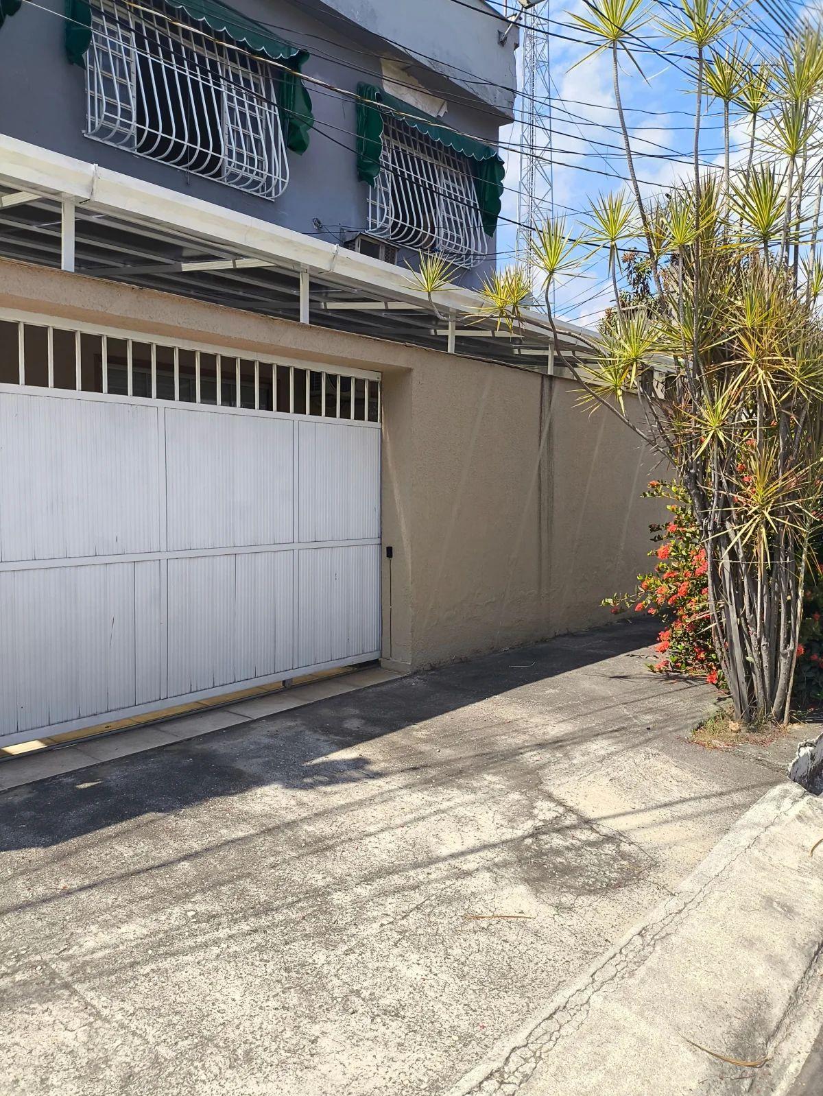 Casa de condomínio à venda, 60m²